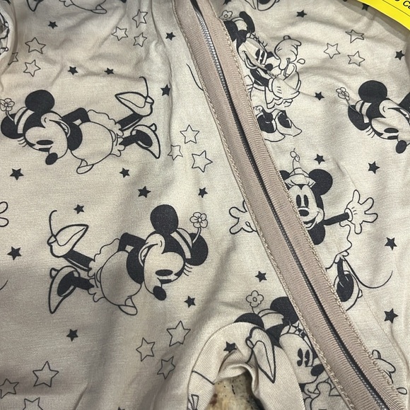 Newborn bamboo sleeper with Minnie Mouse - Picture 2 of 3